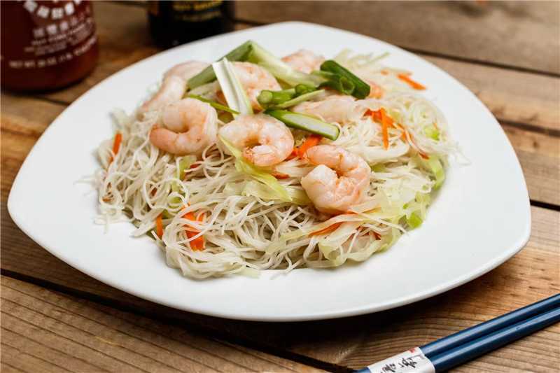 Shrimp chow mein at Little V, a Asian Restaurant in League City